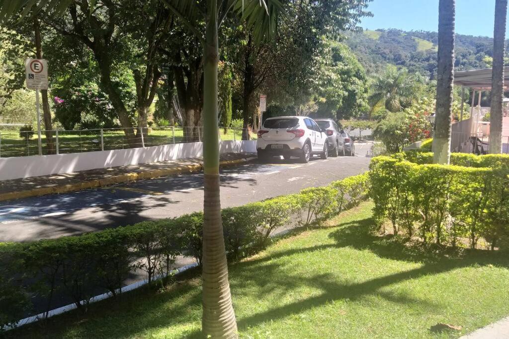 Lindo Flat Em Aguas De Lindoia Águas de Lindóia Екстериор снимка